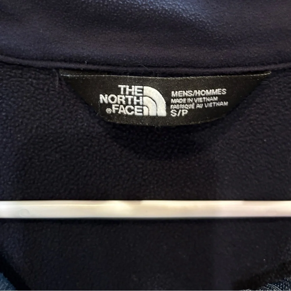 The North Face Men’s Blue Fleece Lined Zip Up Jacket Size Small (Flaws)